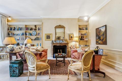 undefined, Cadogan Square, Knightsbridge