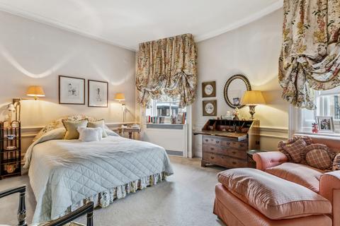 undefined, Cadogan Square, Knightsbridge