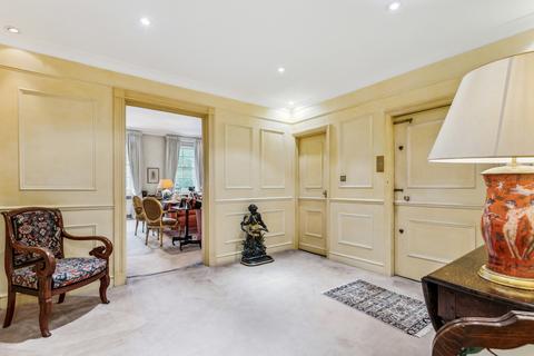 undefined, Cadogan Square, Knightsbridge