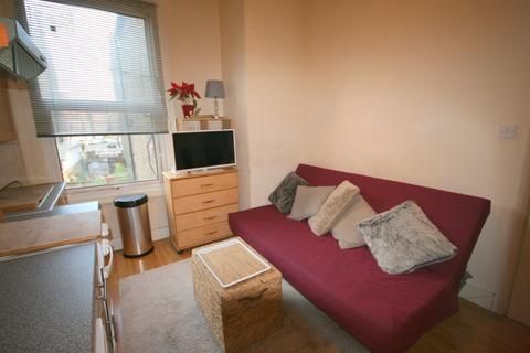 House share to rent, Ashmore Road, Queens Park W9