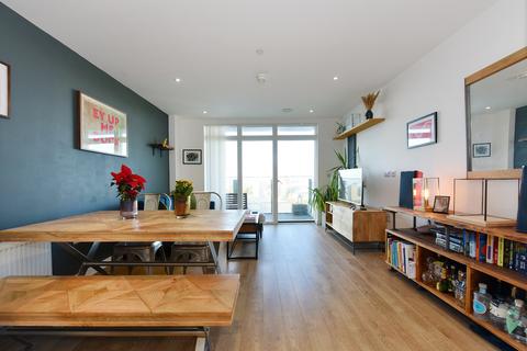 1 bedroom flat for sale, Lamington Heights, London E14