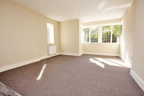 2 bedroom flat to rent, Abbey Road, Grimsby DN32