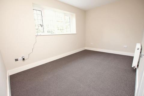 2 bedroom flat to rent, Abbey Road, Grimsby DN32