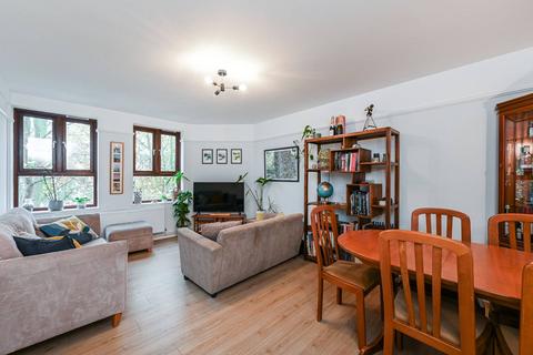 3 bedroom flat for sale, New Park Road, Clapham Park, London, SW2