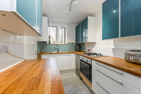 3 bedroom flat for sale, New Park Road, Clapham Park, London, SW2