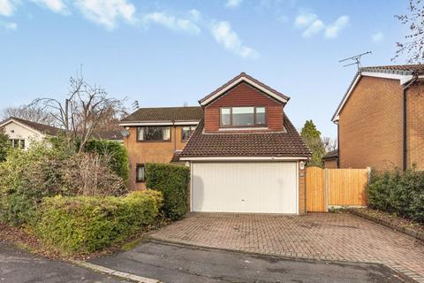 4 bedroom property for sale, Whitby Close, Poynton