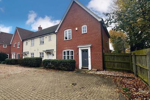 3 bedroom end of terrace house for sale, Blacksmiths Way, Elmswell