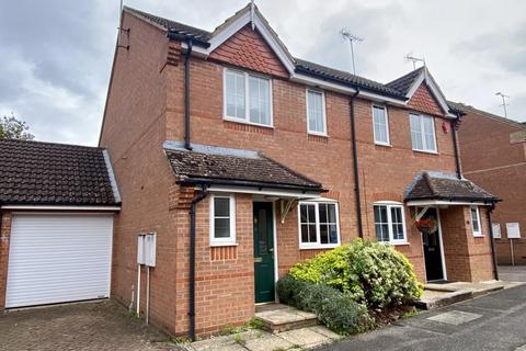 2 bedroom semi-detached house to rent, Winchfield, Caddington