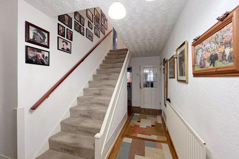 25 Deerfold Crescent, Burntwood, WS7 9AX