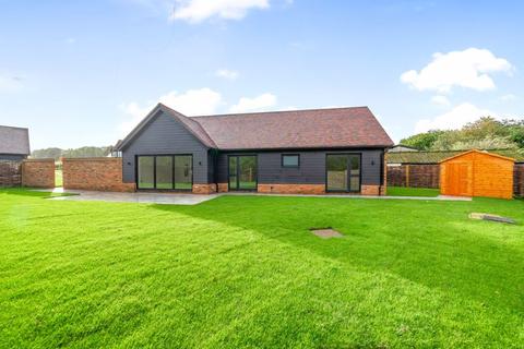 3 bedroom detached bungalow for sale, Runham Lane, Harrietsham