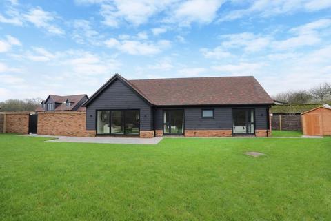 3 bedroom detached bungalow for sale, Runham Lane, Harrietsham