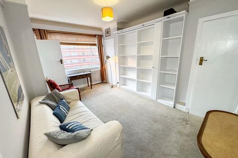 Studio to rent, Du Cane Court Balham High Road Balham SW17 7JE