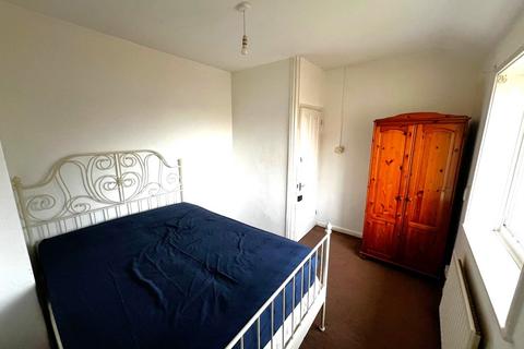 104 Launcelot Road, Bromley, BR1 5DZ