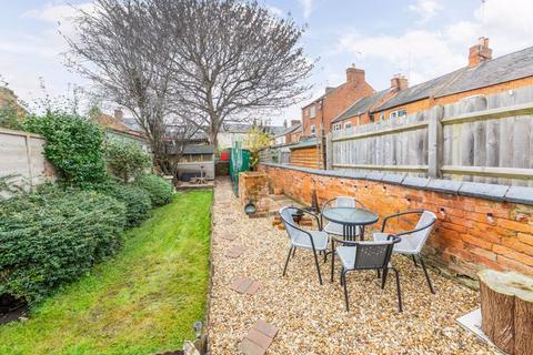 2 bedroom terraced house for sale, Centre Street, Banbury