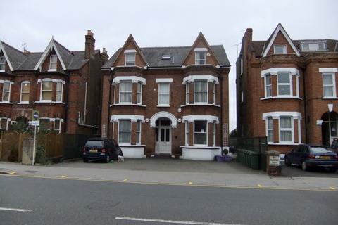 3 bedroom flat to rent, Worple Road Wimbledon SW19