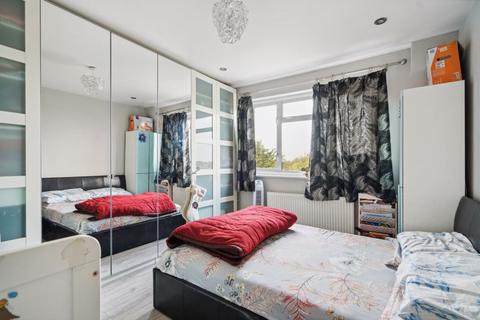 3 bedroom semi-detached house for sale, The Heights, Northolt