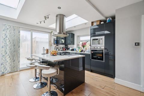 180 The Heights, Northolt, UB5 4BU