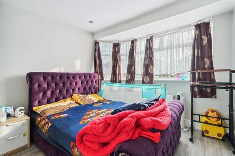 180 The Heights, Northolt, UB5 4BU