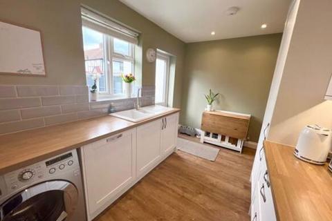80 Arlington Drive, Carshalton, SM5 2EX
