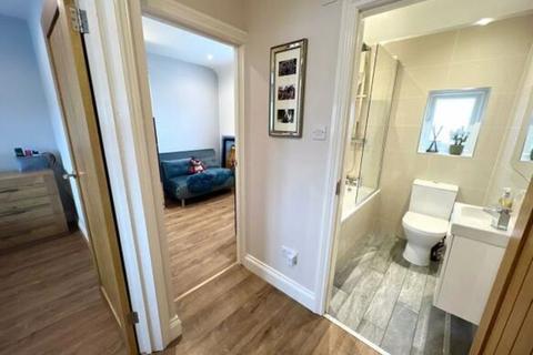 80 Arlington Drive, Carshalton, SM5 2EX