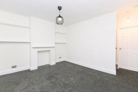 2 bedroom terraced house to rent, Leslie Grove, East Croydon