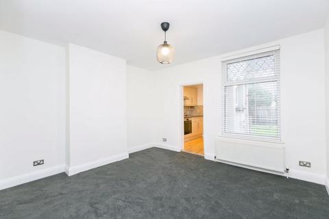 2 bedroom terraced house to rent, Leslie Grove, East Croydon