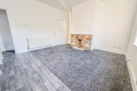 2 bedroom terraced house to rent, Victoria Street, Birstall, Batley, WF17 9ET