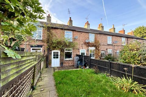 2 bedroom cottage to rent, Long Row, Shardlow