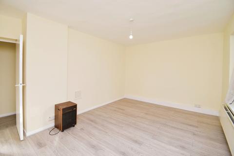 2 bedroom flat to rent, Lowth Road, SE5