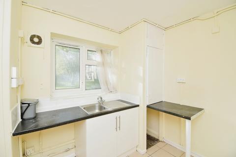 2 bedroom flat to rent, Lowth Road, SE5