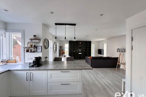 9 Edgar Close, Kings Hill, West Malling, ME19 4JE