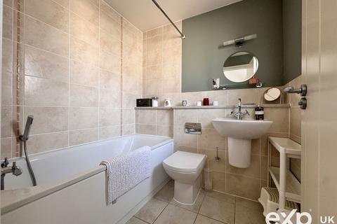 9 Edgar Close, Kings Hill, West Malling, ME19 4JE