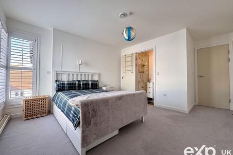 9 Edgar Close, Kings Hill, West Malling, ME19 4JE