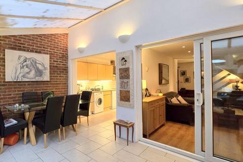 3 bedroom terraced house for sale, Fidler Place, Bushey