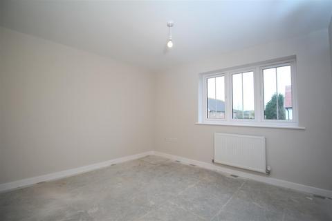 2 bedroom house to rent, Maude Close, New Romney TN28