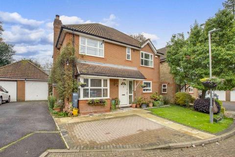 4 bedroom detached house for sale, Lyndon Gardens, High Wycombe HP13