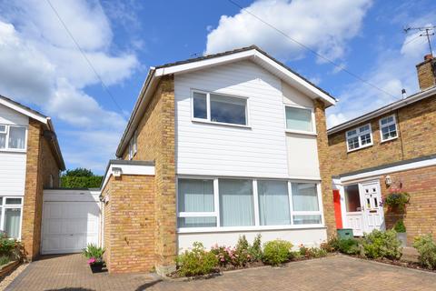 3 bedroom link detached house to rent, St. Peters Close, Burnham