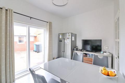 3 bedroom end of terrace house for sale, Rydal Crescent, Manchester M28