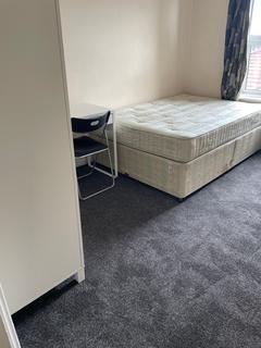 3 bedroom ground floor flat to rent, Bristol BS7