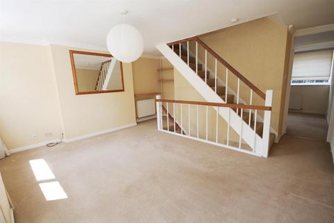 4 bedroom townhouse to rent, Hawthorn Close, Horsham