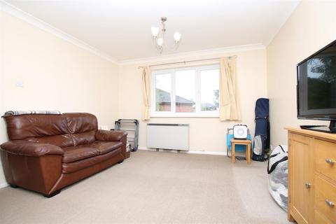 1 bedroom maisonette to rent, Windsor Close, Southwater