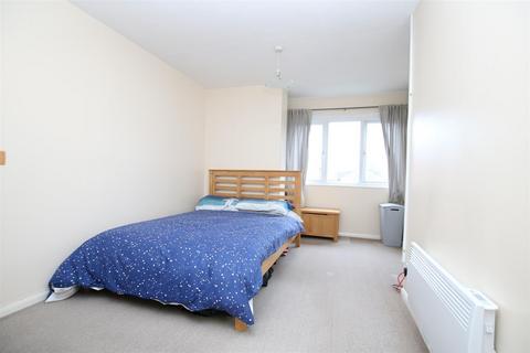 1 bedroom maisonette to rent, Windsor Close, Southwater