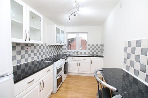 1 bedroom maisonette to rent, Windsor Close, Southwater