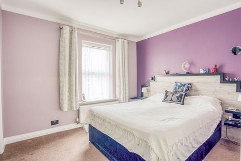 2 bedroom terraced house for sale, Shapwick Road, Poole BH15