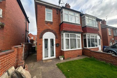 3 bedroom semi-detached house to rent, St. James Gardens, Doncaster, UK, DN4