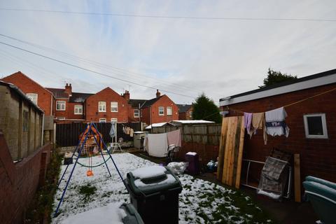 3 bedroom semi-detached house to rent, St. James Gardens, Doncaster, UK, DN4