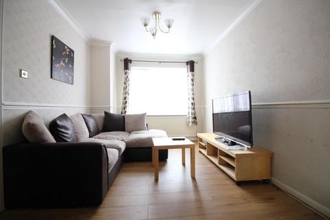 3 bedroom house to rent, Heath Road, Hillingdon