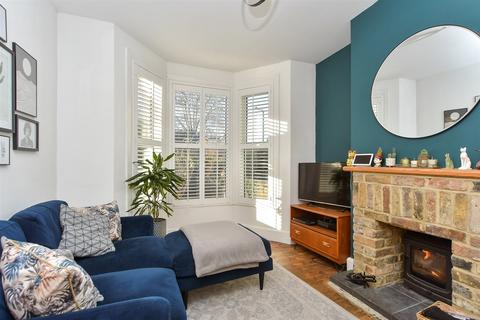 15 Mill Road, Rochester, ME2 3BS