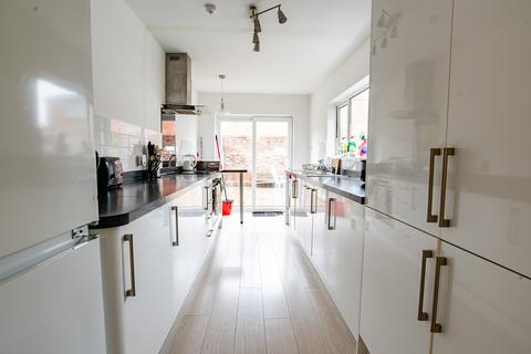 4 bedroom terraced house for sale, Felton Road, Nottingham NG2