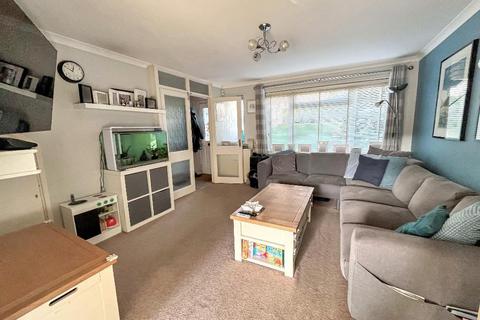 15 Osprey Gardens, South Croydon, CR2 8TB